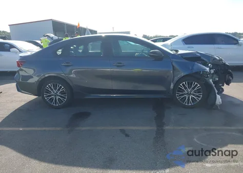 2023 Kia Forte Gt-Line z USA, uszkodzony, nr VIN 3KPF54AD0PE555813